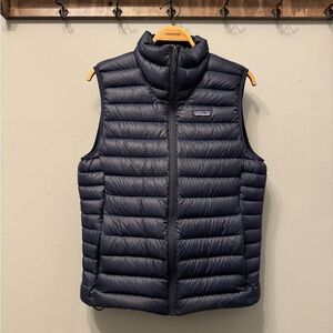 New without tags Patagonia men’s medium down sweater puff vest